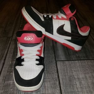 Nike 6.0 Air Mogan Women's Size 9